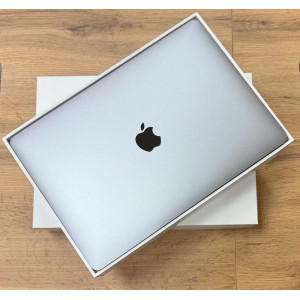MacBook Air 13 M1 2020 8/256gb space gray