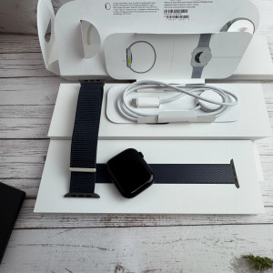 Apple Watch 9 45mm Midnight Sport Loop