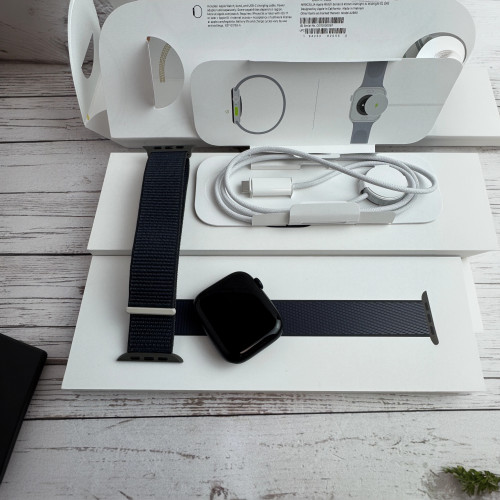 Apple Watch 9 45mm Midnight Sport Loop