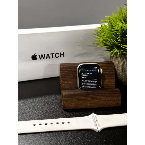 Apple Watch SE 2 40mm белые