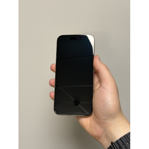 iPhone 15 pro 256ГБ серый