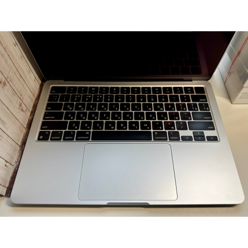 MacBook Air (M2, 2022) 8/256GB, Silver