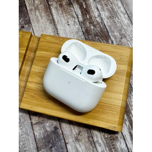 AirPods 3 Wireless Charging Case