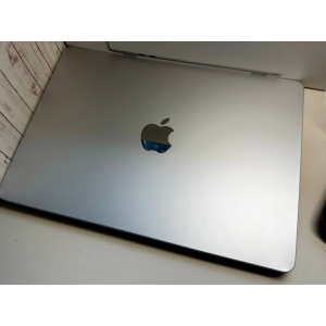 MacBook Air (M2, 2022) 8/256GB, Silver