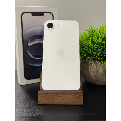 iPhone 16e 128ГБ белый