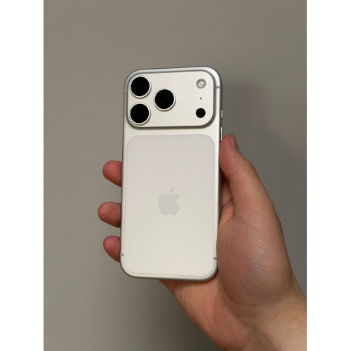 iPhone 17 Pro 256гб Белый