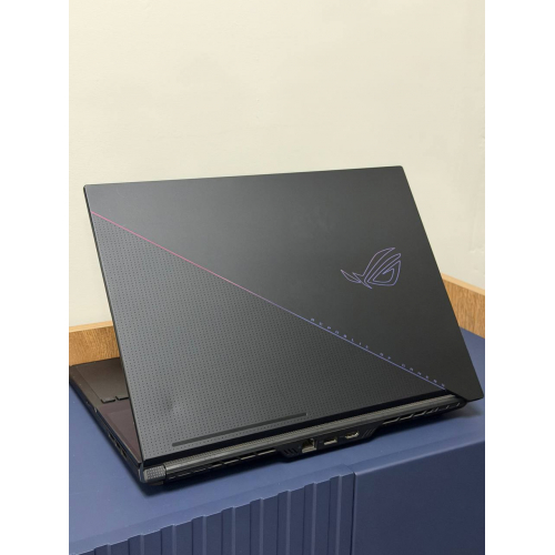 Игровой ноутбук ASUS ROG Zephyrus Duo 16
