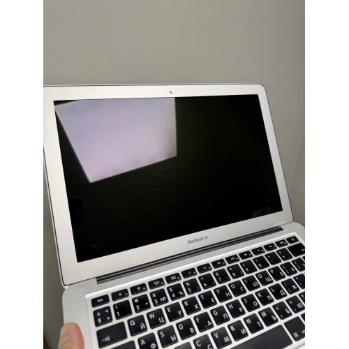 Macbook Air 13 2017 i5 8/128 серебристый