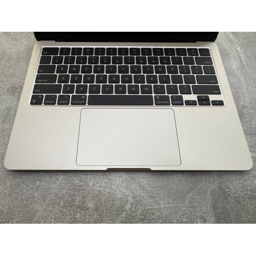 MacBook Air 13 M2 8/256 Starlight
