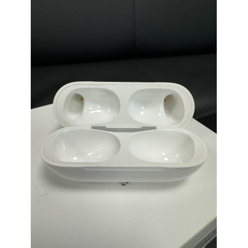Кейс Apple AirPods 2 2022 Lightning